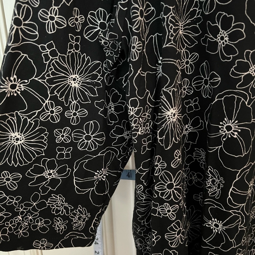 J Jill black and white floral top, XL - Picture 3 of 9